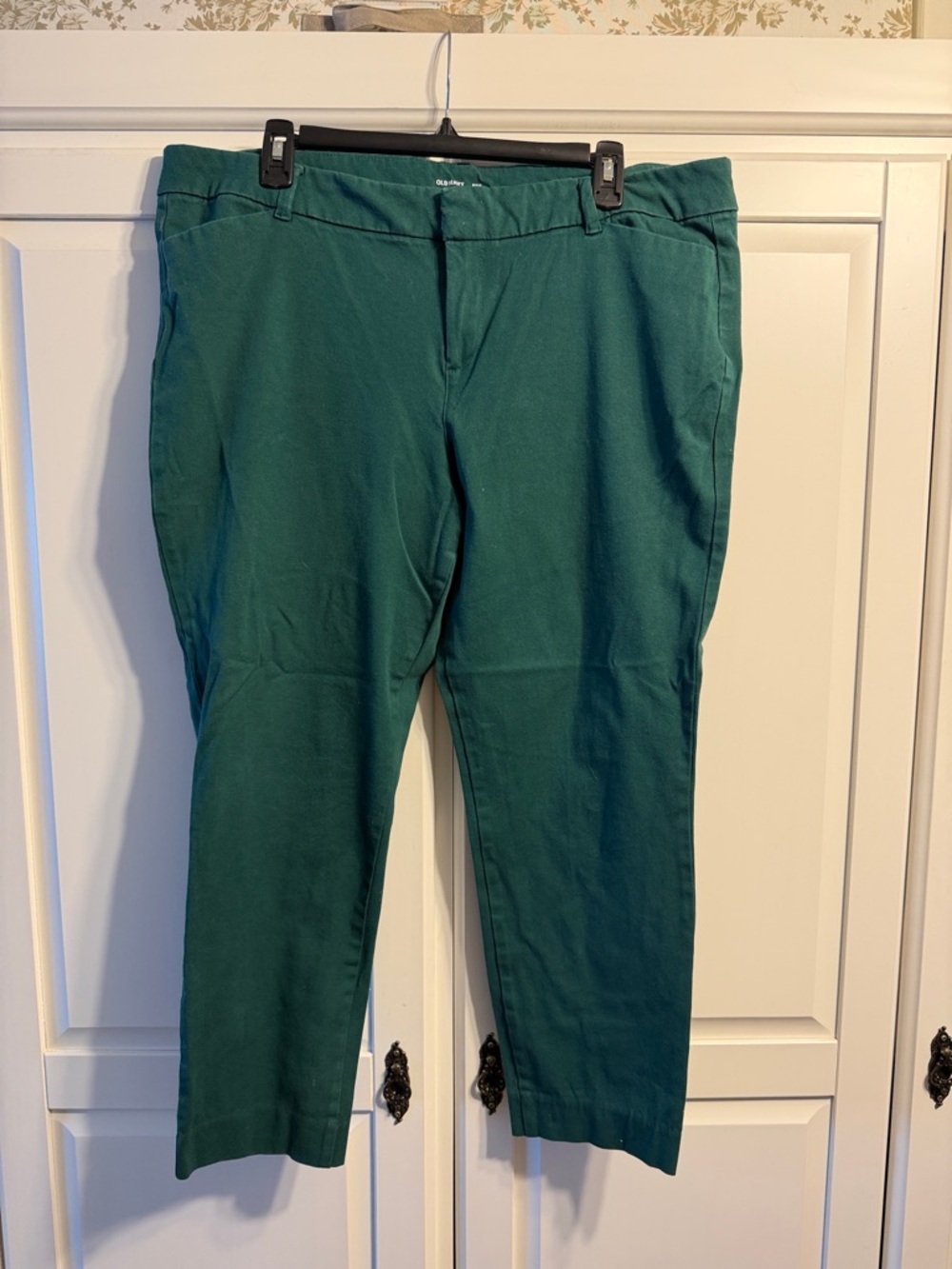 Old Navy Dark Green Cropped Women's Jeans